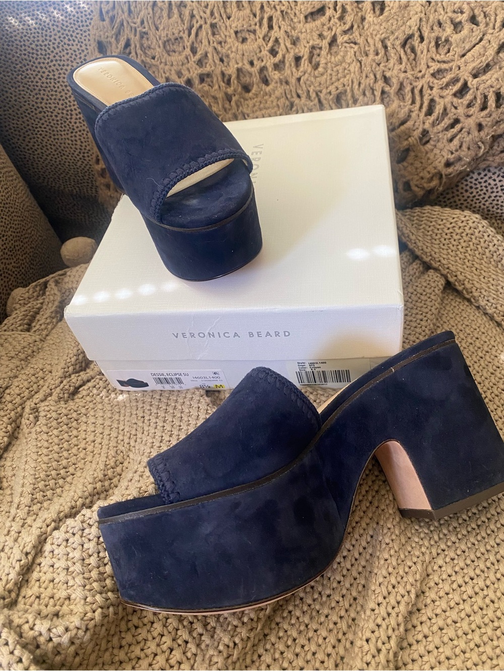 Veronica Beard Dessie eclipse suede 8.5 NEW